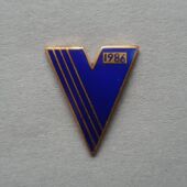 323